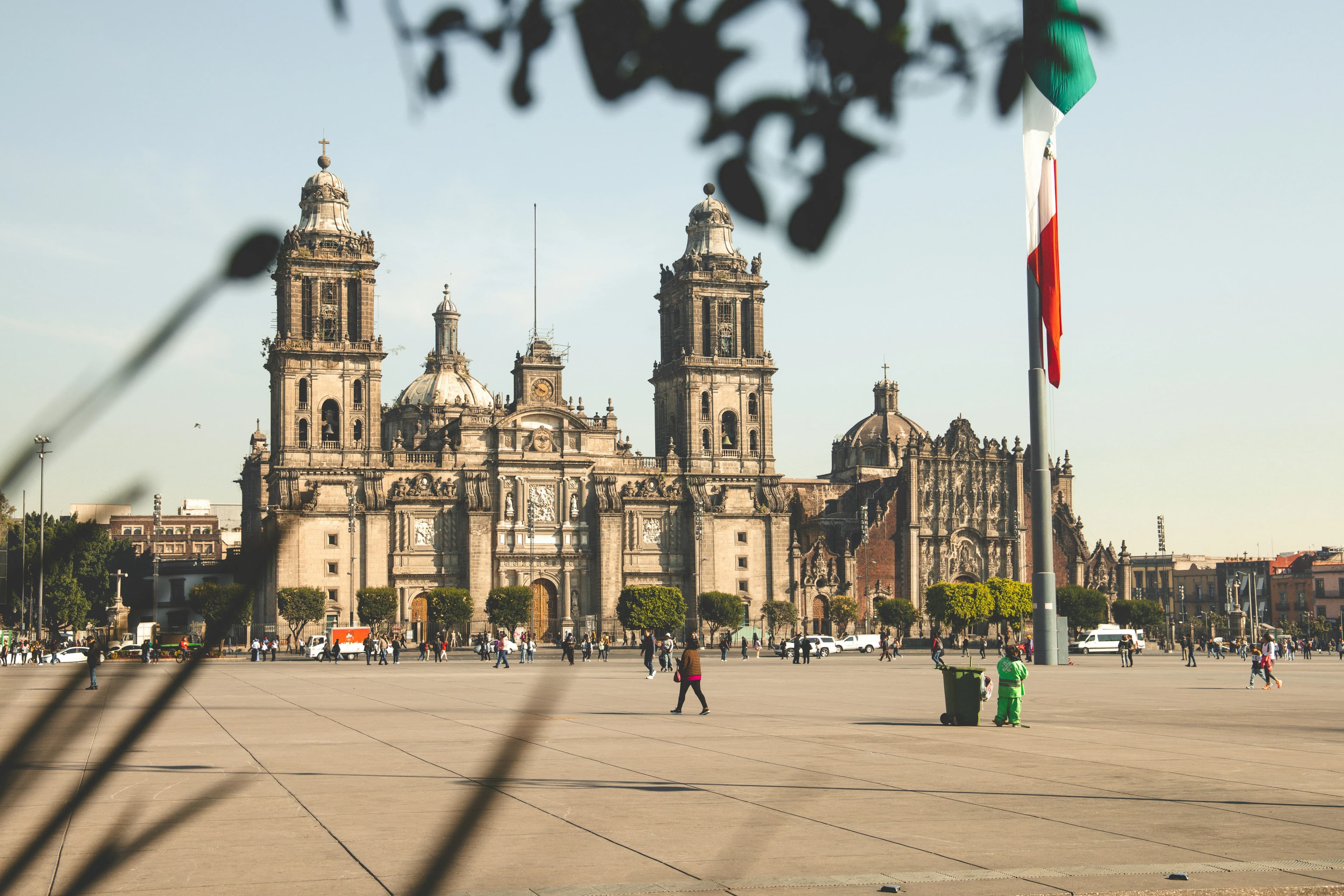 World Cup 2026 Mexico City Guide: Estadio Azteca, Fan Culture & Where to Eat